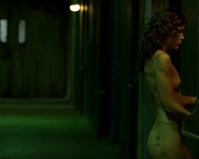 Ashlynn Yennie and Katie Cassidy - The Scribbler (2014)