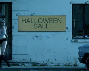 Ashlynn Yennie and Katie Cassidy - The Scribbler (2014)