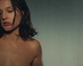 Virginie Ledoyen - Heroines (1997)