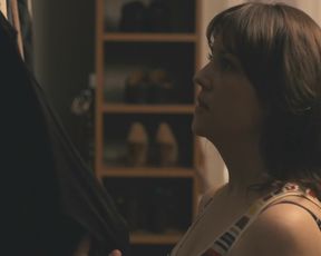 Celebs Melanie Lynskey - Hello I Must Be Going (2012) (Sex, Nude)