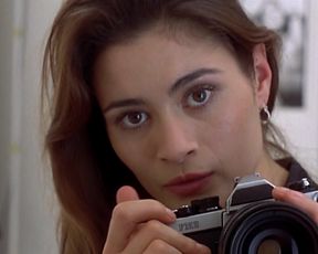 Celebrity Lesbian Video - Alyssa Milano - Embrace Of The Vampire 