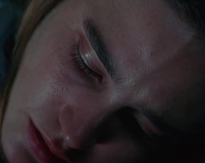 Jennifer Connelly & Aliya Campbell - Requiem For A Dream (2000)