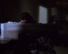 Celebs Jennifer Tilly, Gina Gershon - Bound (1996)