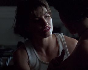 Celebs Jennifer Tilly, Gina Gershon - Bound (1996)