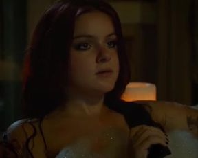 Ariel Winter, etc Nude & Sexy - The Last Movie Star (2017)