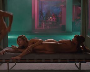 Naked scenes Katheryn Winnick, Jo Newman, Сhristina_Fandino - Love and Other Drugs (2010)