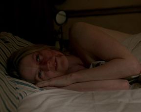 TV show scene Paula Malcomson, Molly Parker, Others - Deadwood S01 (2004) 