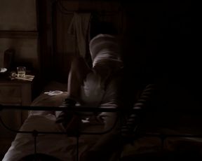 TV show scene Paula Malcomson, Molly Parker, Others - Deadwood S01 (2004) 