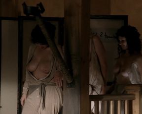 TV show scene Paula Malcomson, Molly Parker, Others - Deadwood S01 (2004) 
