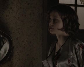 Sylvia Hoeks naked - The Gangs of OSS (2011)