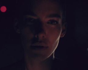 Alina Sueggeler nude - Frida Gold - Langsam (2016)