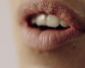 Alina Sueggeler nude - Frida Gold - Langsam (2016)