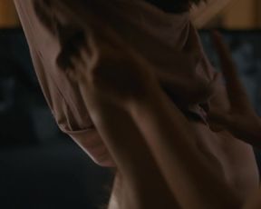 TV show scene Thien Huong Thi Nguyen - Top of the Lake s02e05 (2017) 