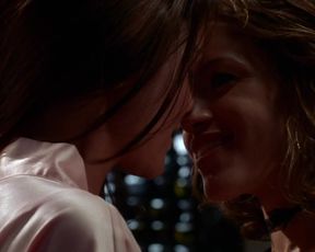 Celebrity Lesbian Video - Leila Arcieri, Susan Ward - Wild Things 2 (2003) 