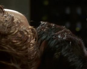 Celebrity Lesbian Video - Leila Arcieri, Susan Ward - Wild Things 2 (2003) 