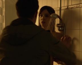 Hot actress Aylin Tezel nude - Die Informantin (2016) 