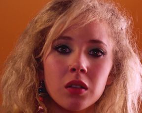 Juno Temple nude - Kaboom (2010)