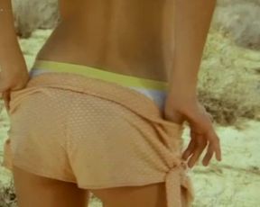 Sexy Elizabeth Kaitan naked - Assault of the Killer Bimbos (1988) 