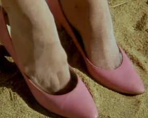 Sexy Elizabeth Kaitan naked - Assault of the Killer Bimbos (1988) 