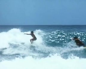 Sexy Elizabeth Kaitan naked - Assault of the Killer Bimbos (1988) 