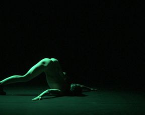 Naked on Stage -Isabelle Rigat - The Moebius Strip