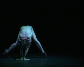 Naked on Stage -Isabelle Rigat - The Moebius Strip