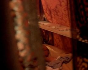 Sexy Kim van Kooten naked sex scene - Zusje (1995) 