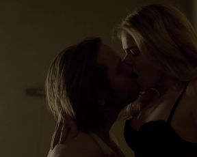 Naked scene Amanda Schull – 12 Monkeys s02e12 (2016) TV show nudity video