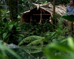 Hot actress Isabell Gerschke nude - Fluss des Lebens - Verloren am Amazonas(2013) 