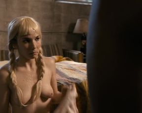 TV show scene Emily Meade nude, Maggie Gyllenhaal, Jamie Neumann - The Deuce (S01 E02) 