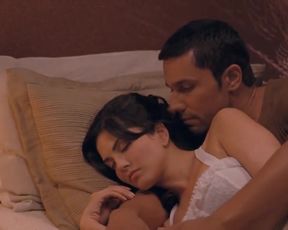 Sunny Leone nude - Jism (2012)
