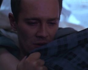 Sexy Leslie Hope - Paris France (1993) 