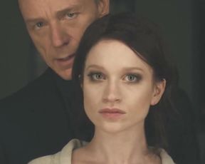 Naked scene Irina Dvorovenko, Raychel Diane Weiner, Sarah Hay ‘Flesh & Bone S01E07-08 (2015)’ (Tits)02 TV show nudity video