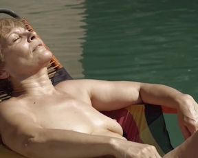 Andrea Strenitz, Iride Mockert, Ivanna Colona Olsen nude – Los Decentes (2016)