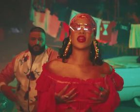 Sexy Rihanna Sexy & DJ Khaled - Wild Thoughts ft. Bryson Tiller (2017) 