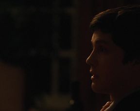 Hot actress Mae Whitman Sexy - The Perks of Being a Wallflower (2012) 