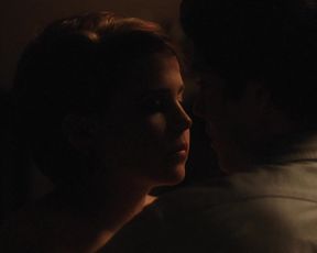 Hot actress Mae Whitman Sexy - The Perks of Being a Wallflower (2012) 