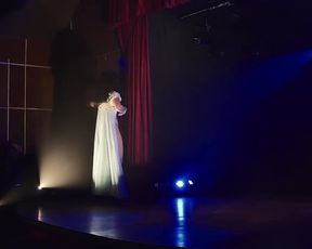 Burlesque Strip SHOW - Betsy Swoon - Champagne Smash