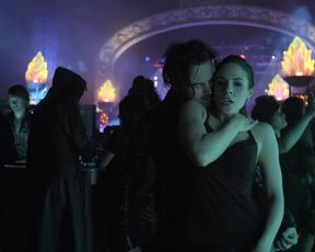 Sexy Anna Silk Sexy - Lost Girl (2010) s01e11 