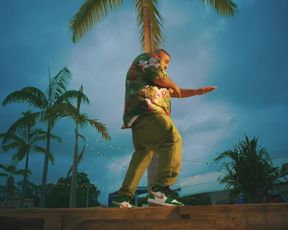 Hot celebs video Rihanna - Wild Thoughts (2017) 