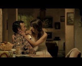 Hot actress Elizabeth Cervantes Nude - El infierno (2010) 