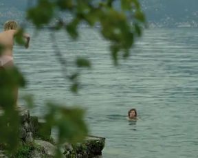 Hot celebs video Emmanuelle Devos, Diane Rouxel Nude - Moka (2016) 