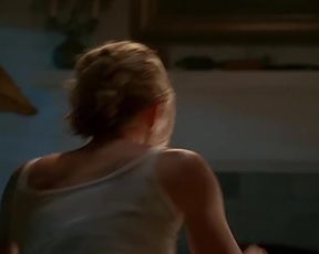 Hot scene Elisabeth Shue Sexy - The Trigger Effect (1996) 