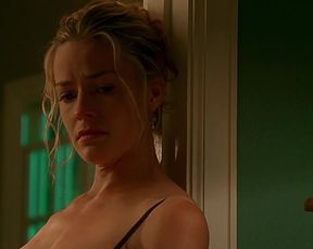 Hot scene Elisabeth Shue Sexy - The Trigger Effect (1996) 