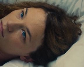 Valerie Pachner Nude - Egon Schiele Tod und Madchen (2016)