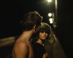 Stefanie van Leersum Nude - Sevilla (2012)