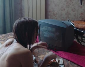 Laetitia Dosch, Leonie Simaga - Jeune Femme (2017) Naked scenes