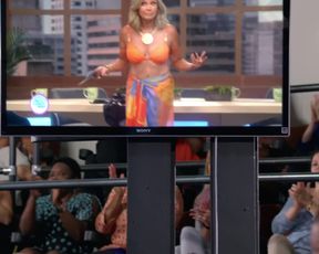 Jeanine Mason, Chloe Bridges - Daytime Divas s01e01 (2017) celeb hot movie scene