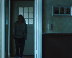 Natalia Belitski nude - Familie! (2016) (Season 1, Episode 2)