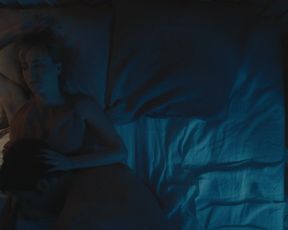 Natalia Mateo, Mariana Cordero, Natalia de Molina - Animales sin collar (2018) celebs hot movie scene